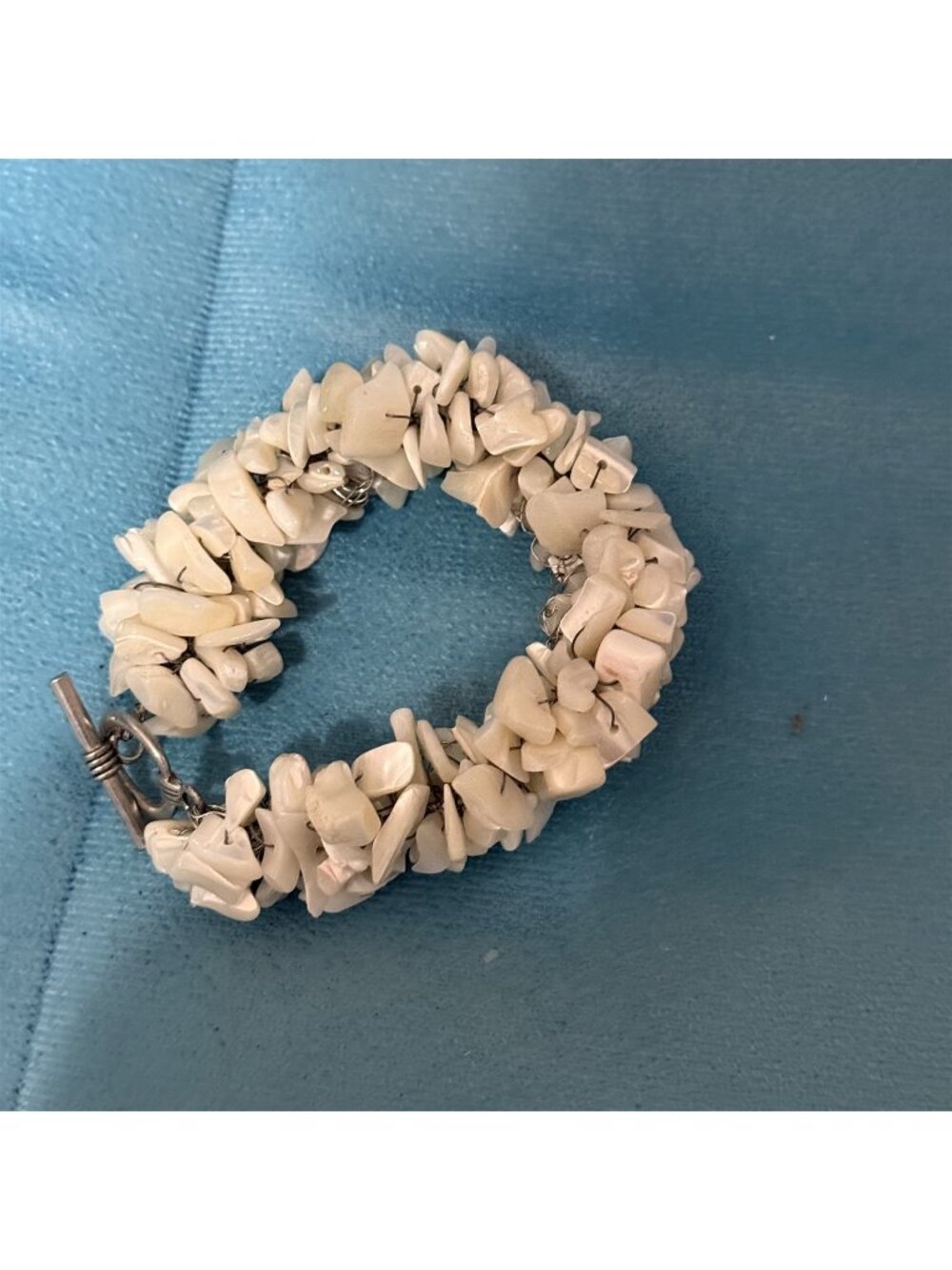 Vintage Bracelet Puka Shell Mother of Pearl Chunky Toggle Clasp